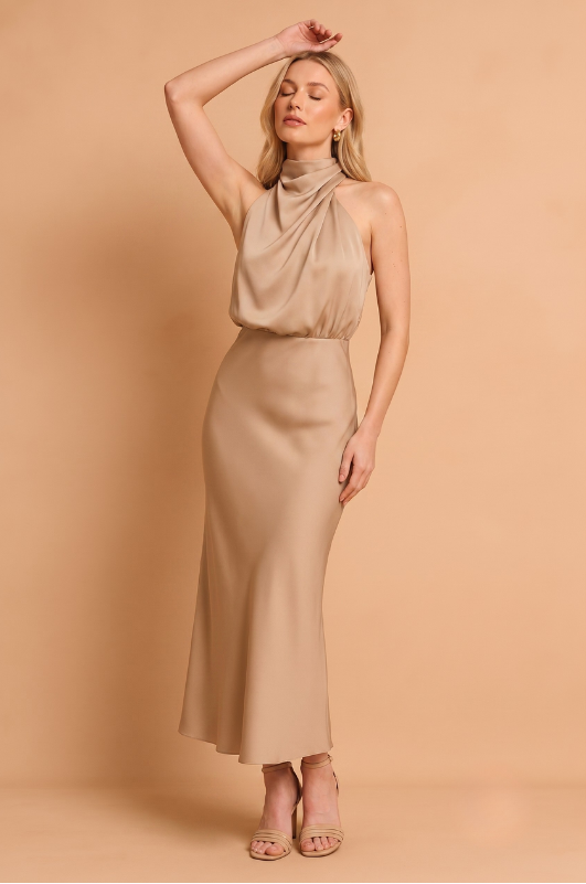 Dame Satin Halter Maxi Kjole - Ærmeløs Aftenkjole med Drejet Halsdetalje