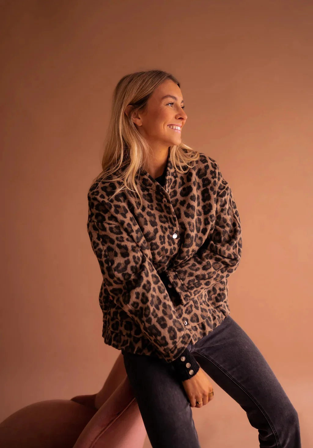 Damejakke med Leopardprint - Jakke i Bomberstil
