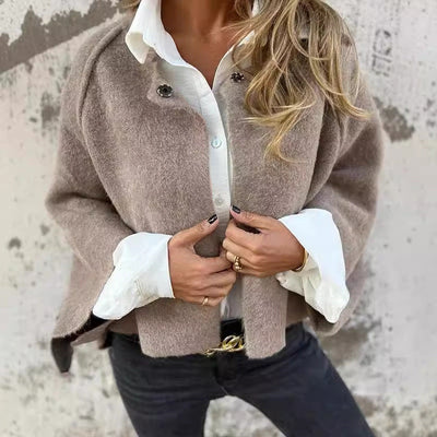 Laila™ | Kort jakke med elegant utslåtte ermer 0
