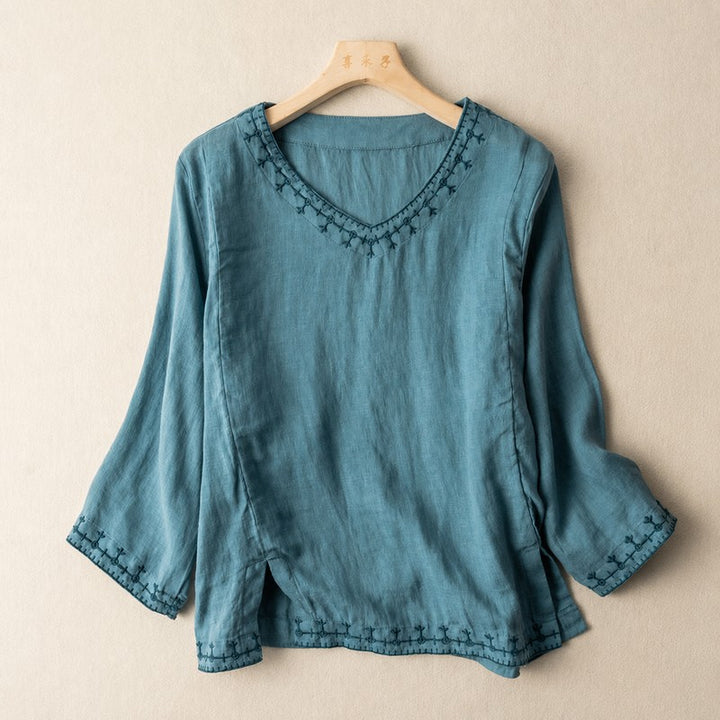 Bluse med V-hals og broderede detaljer - Langærmede