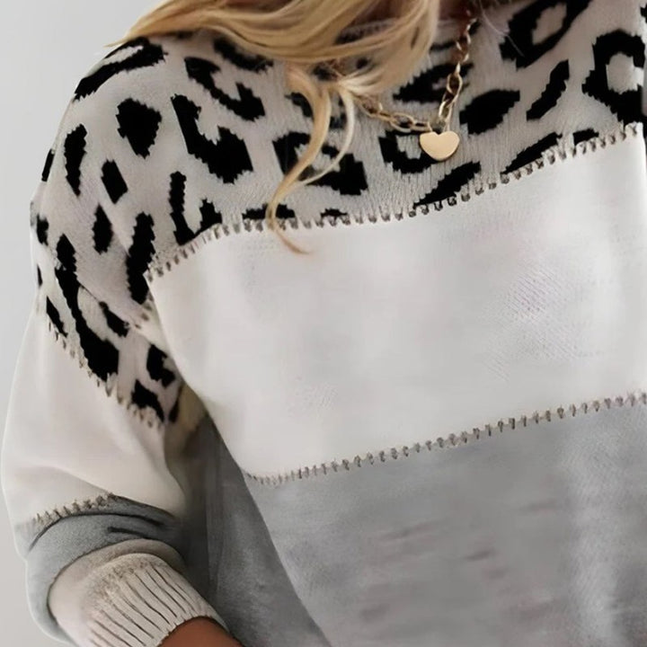 Damehæklet sweater - Leopardprint og farveblok
