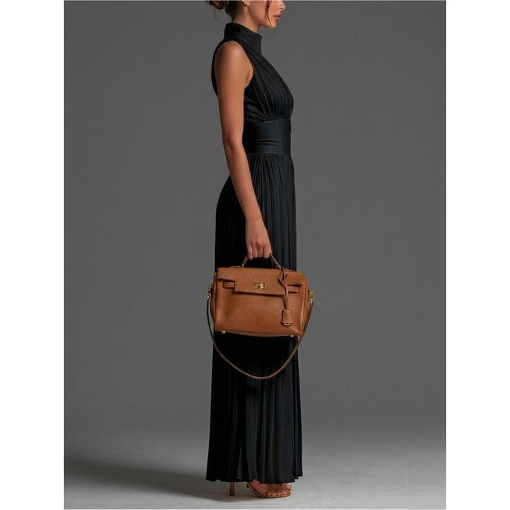 Damejumpsuit med dyb V-hals og vide bukser - Sort