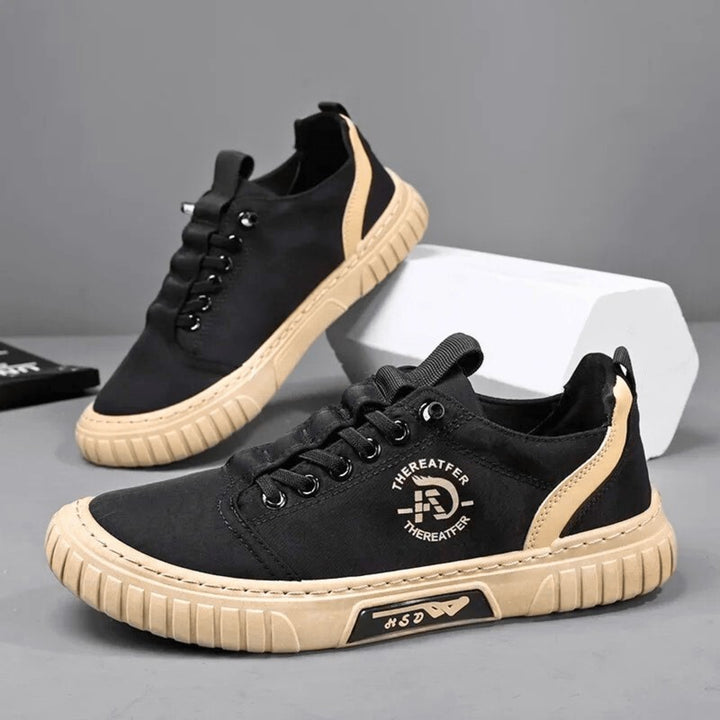 Lavtop sneakers med tyk sål og længesløjfe