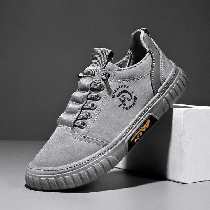 Lavtop sneakers med tyk sål og længesløjfe