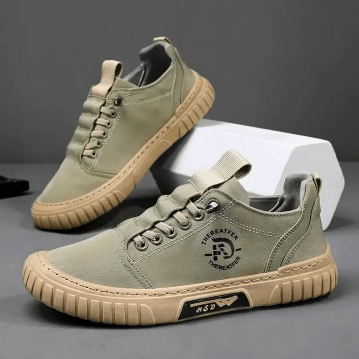 Lavtop sneakers med tyk sål og længesløjfe