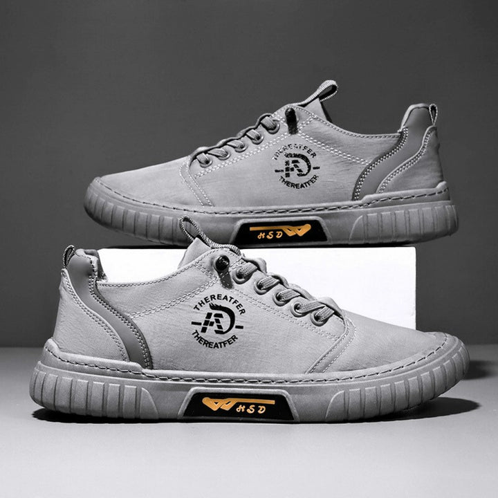Lavtop sneakers med tyk sål og længesløjfe